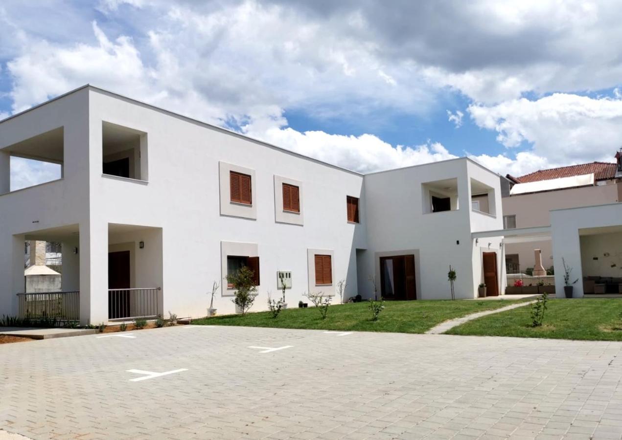 Apartments Leticia Vrsi Kültér fotó