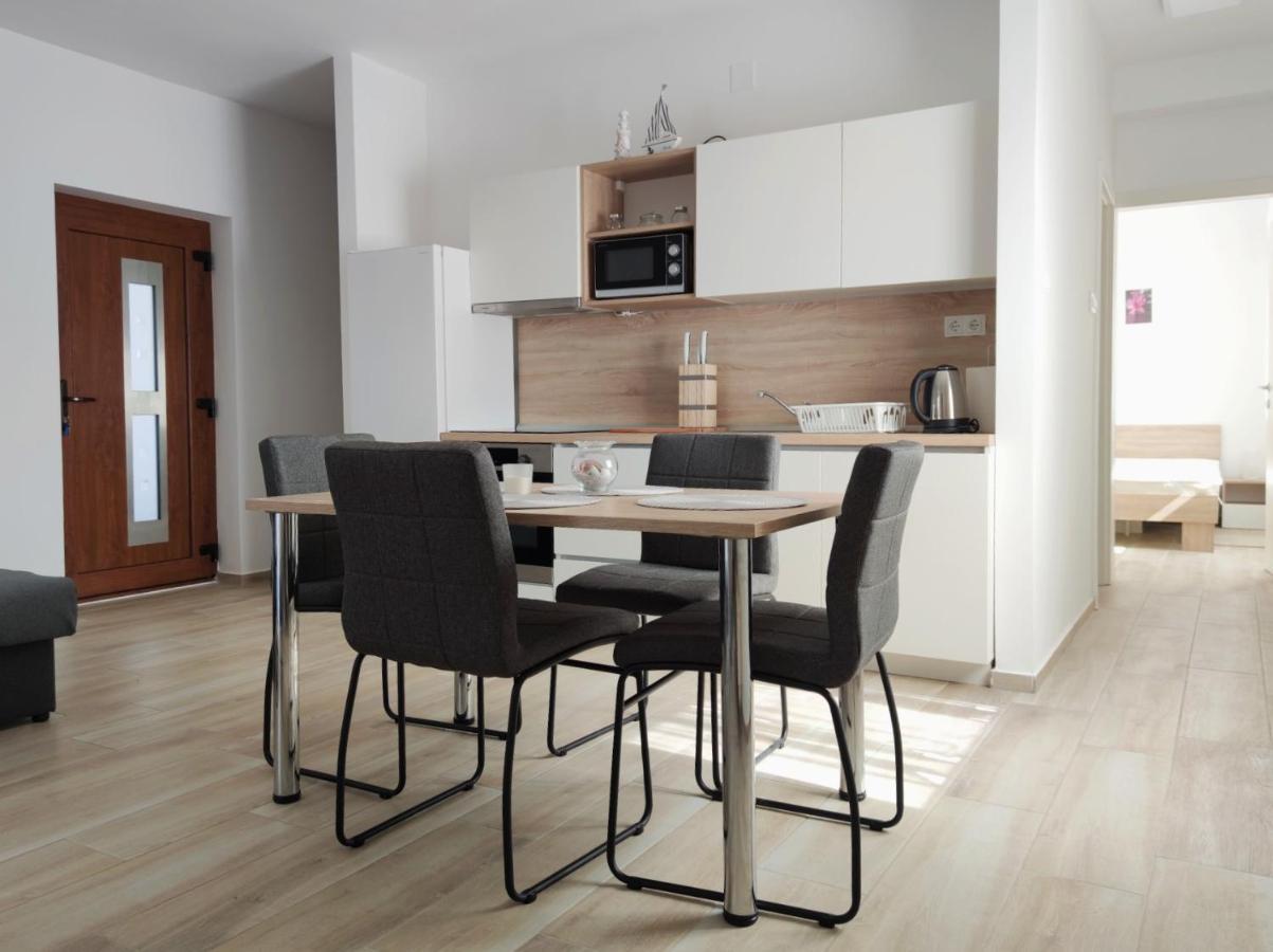 Apartments Leticia Vrsi Kültér fotó