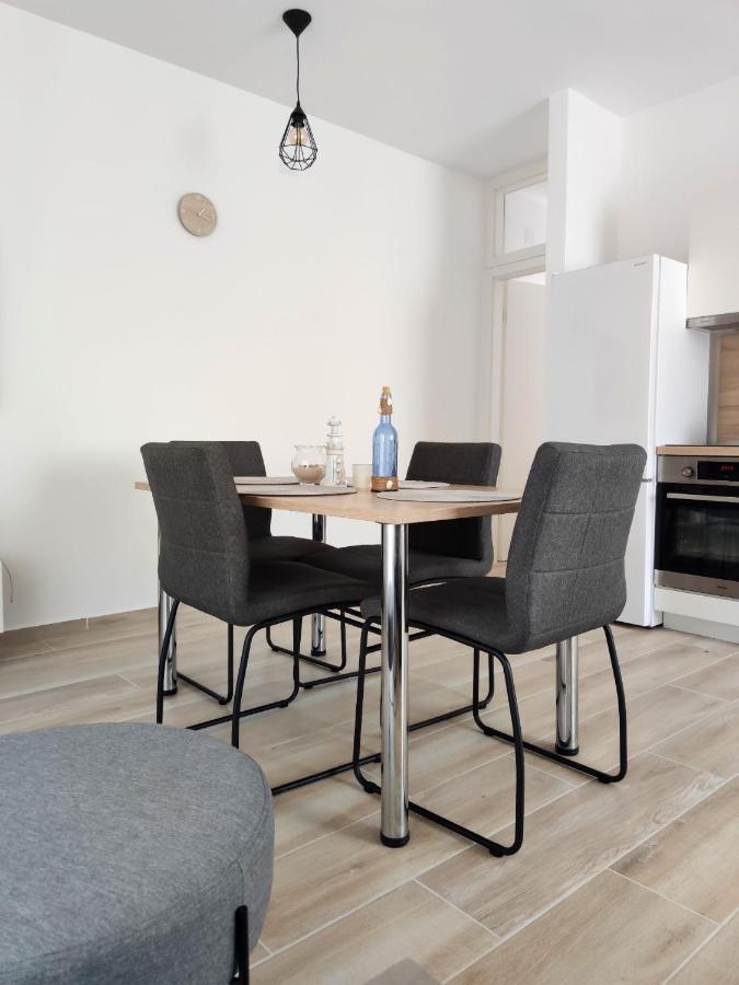 Apartments Leticia Vrsi Kültér fotó