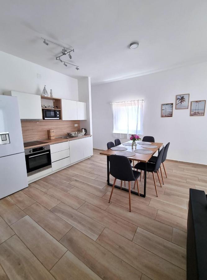 Apartments Leticia Vrsi Kültér fotó