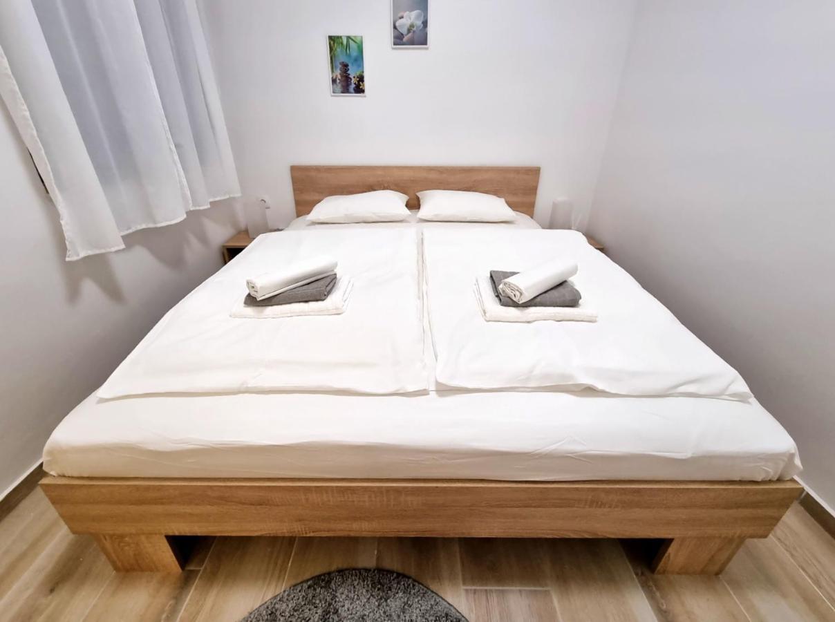 Apartments Leticia Vrsi Kültér fotó